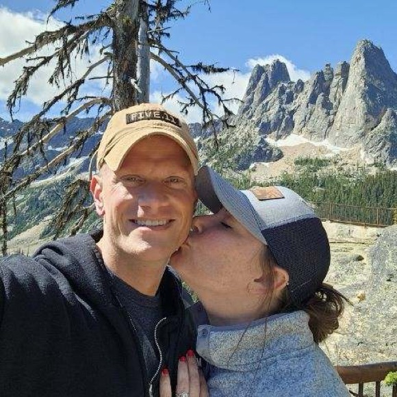 Meet your Posher, Bri - Picture 5 of 7